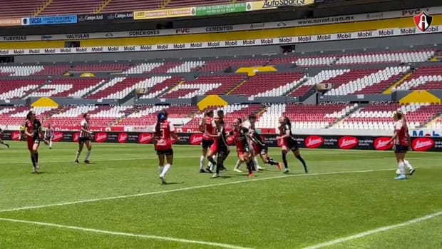 Pitchside: Arce's nice chip goal in city derby vs Chivas Women